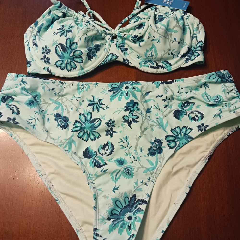 Cupshe Blue and White Floral Bikini Swimwear